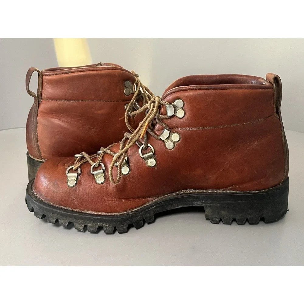 Vtg Danner Mountain light Hiking Boots Men's Size 8 B Leather Vibram - Nice!